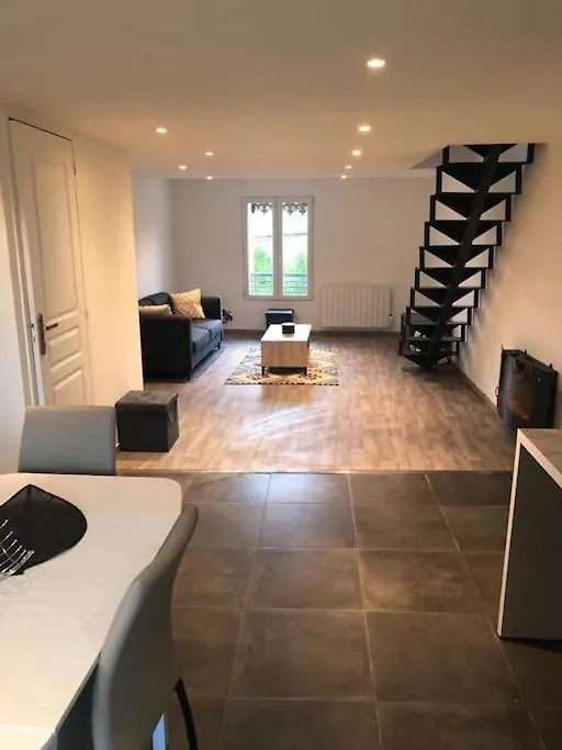 Appartement Givors Centre Duplex Meuble 0*,
